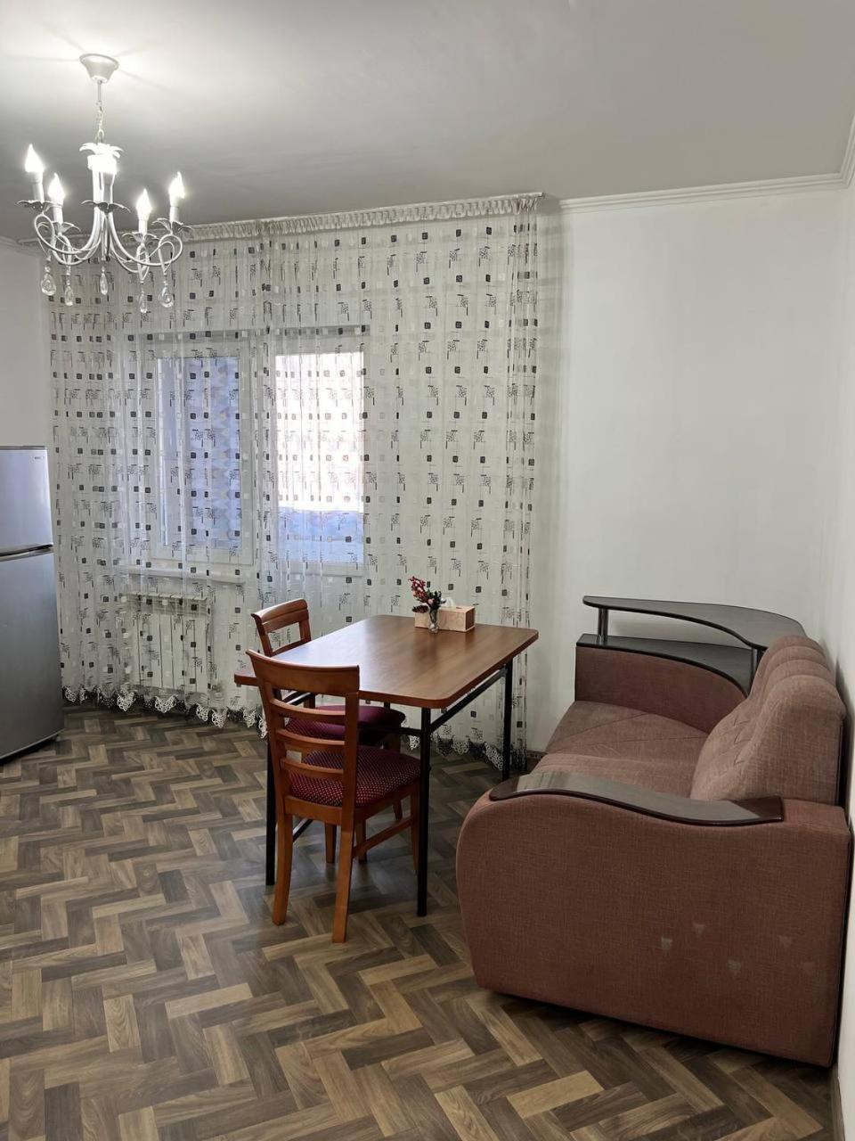 Zhalgin'S Apartments 1 Turksib Ngoại thất bức ảnh
